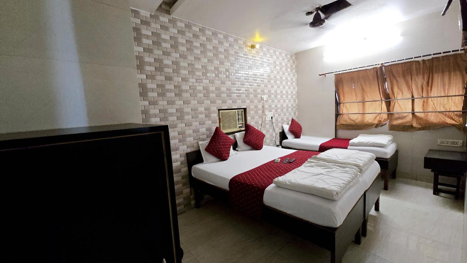 Fabhotel Kamal
