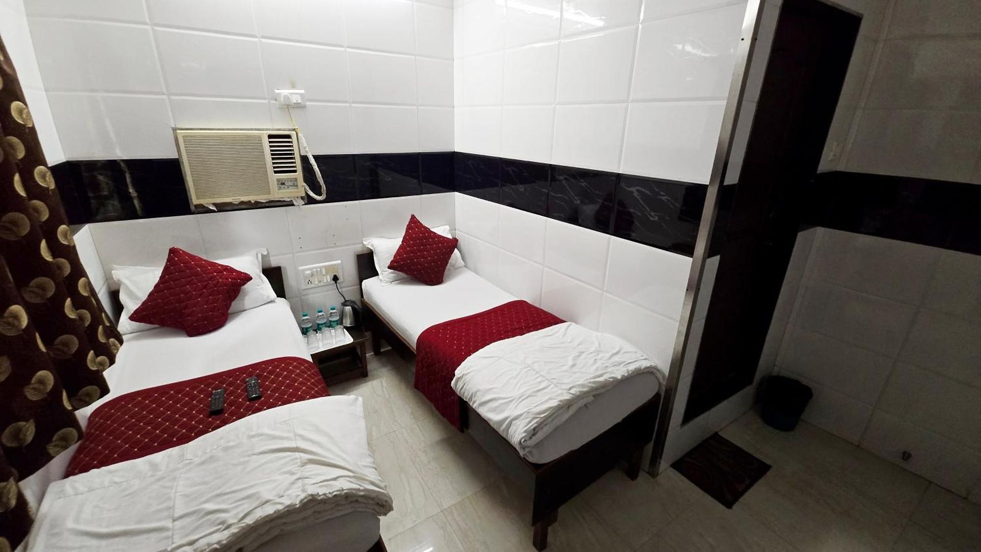 Hotel Fabhotel Kamal