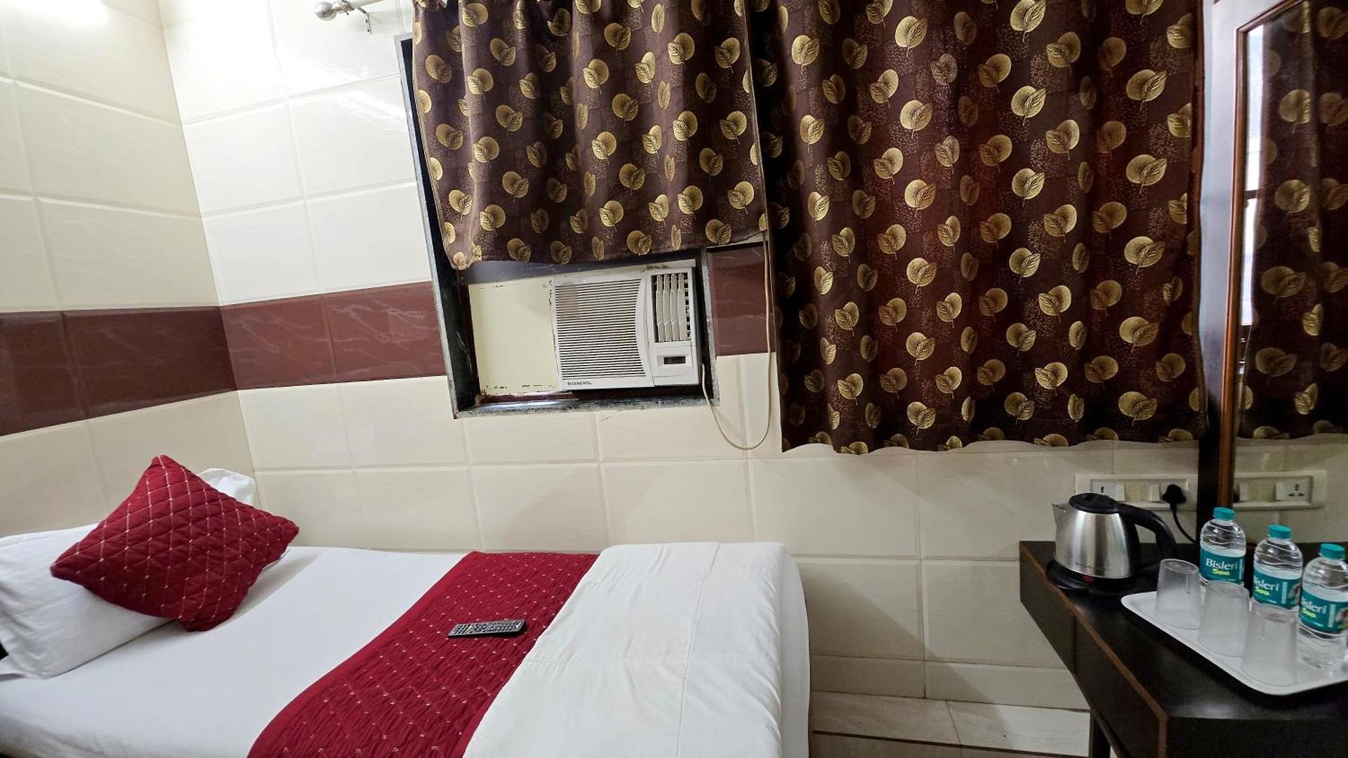 Fabhotel Kamal 2*