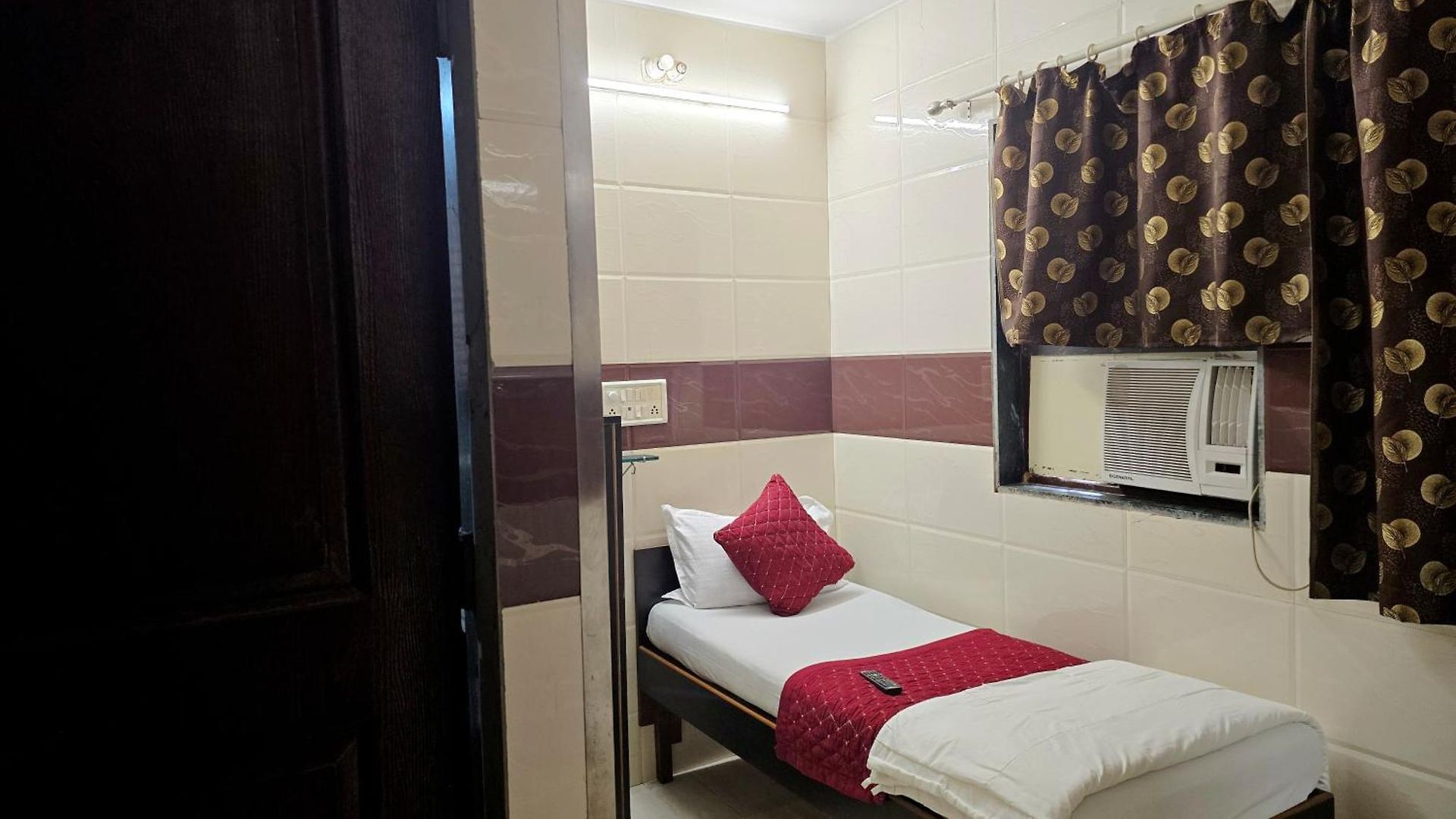 Fabhotel Kamal Mumbai