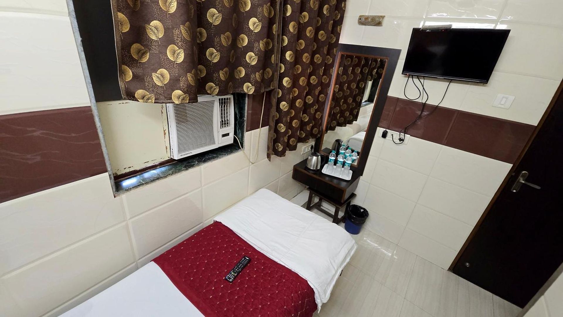 Fabhotel Kamal