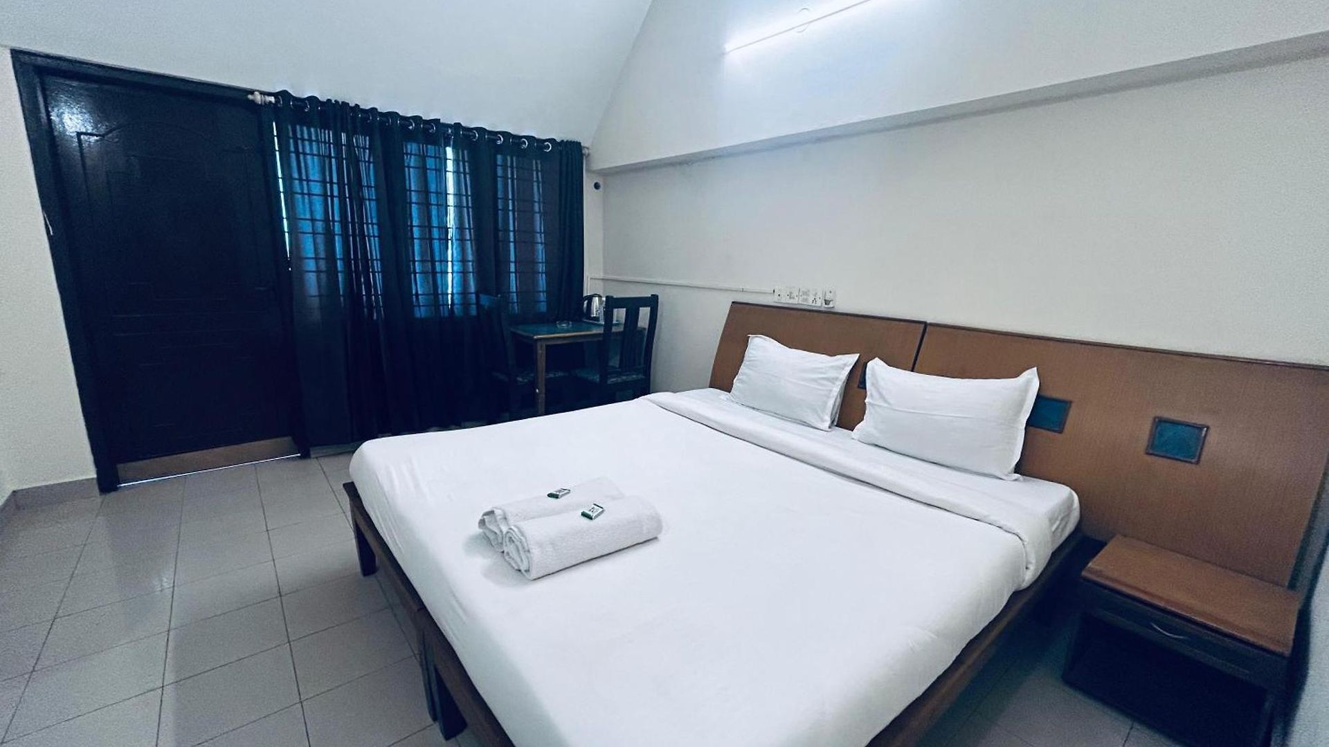 Hotel Iham Paradise Mumbai