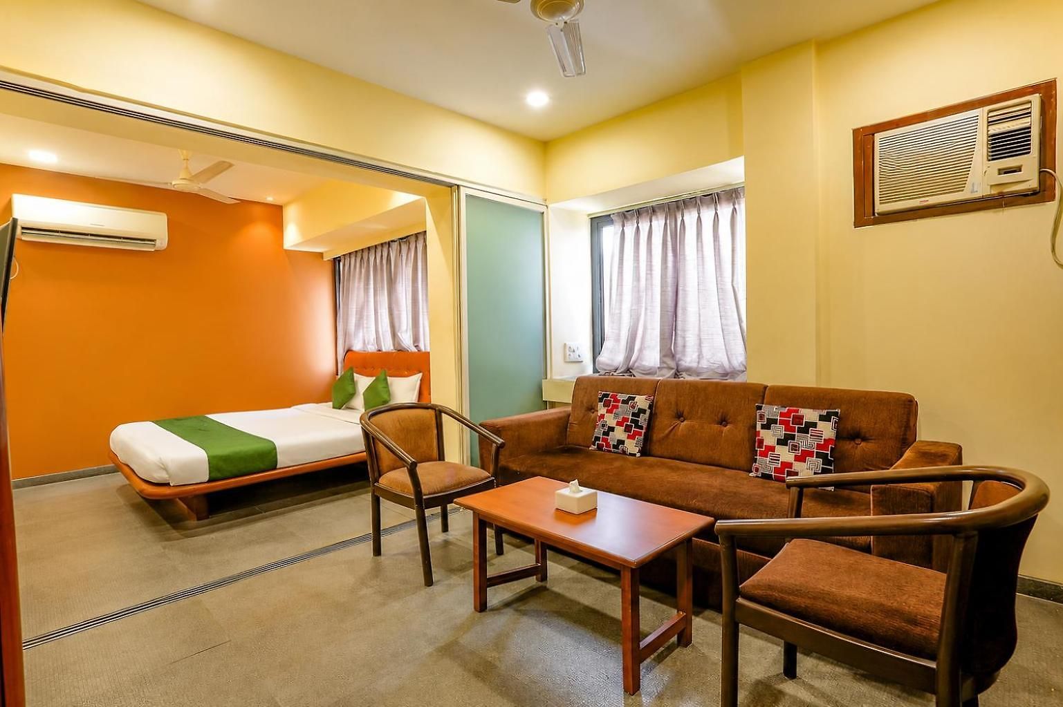 Hotel Glitz Jayshree - Nr Airport *