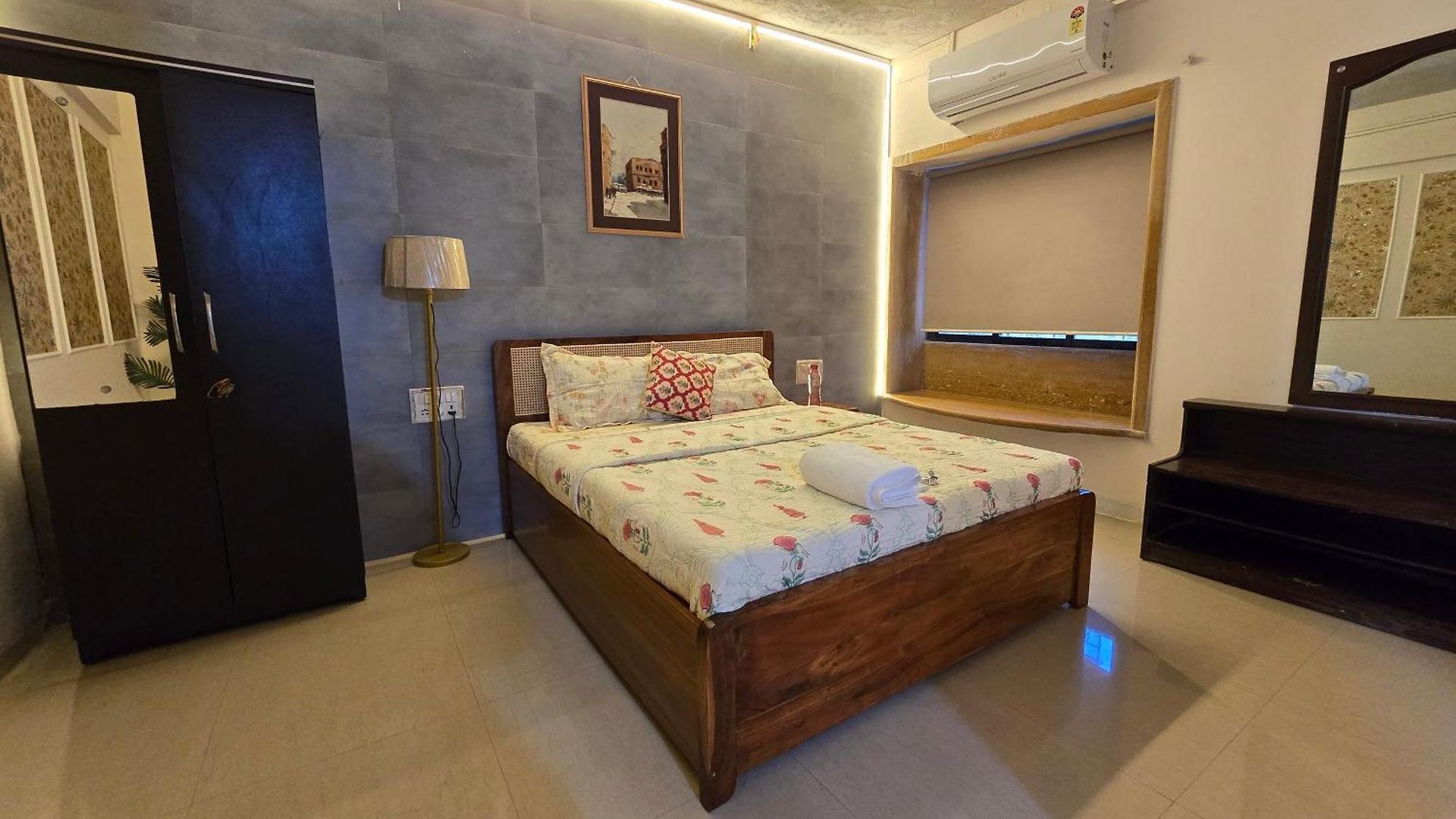 Floral 4bhk Apartment Mumbai