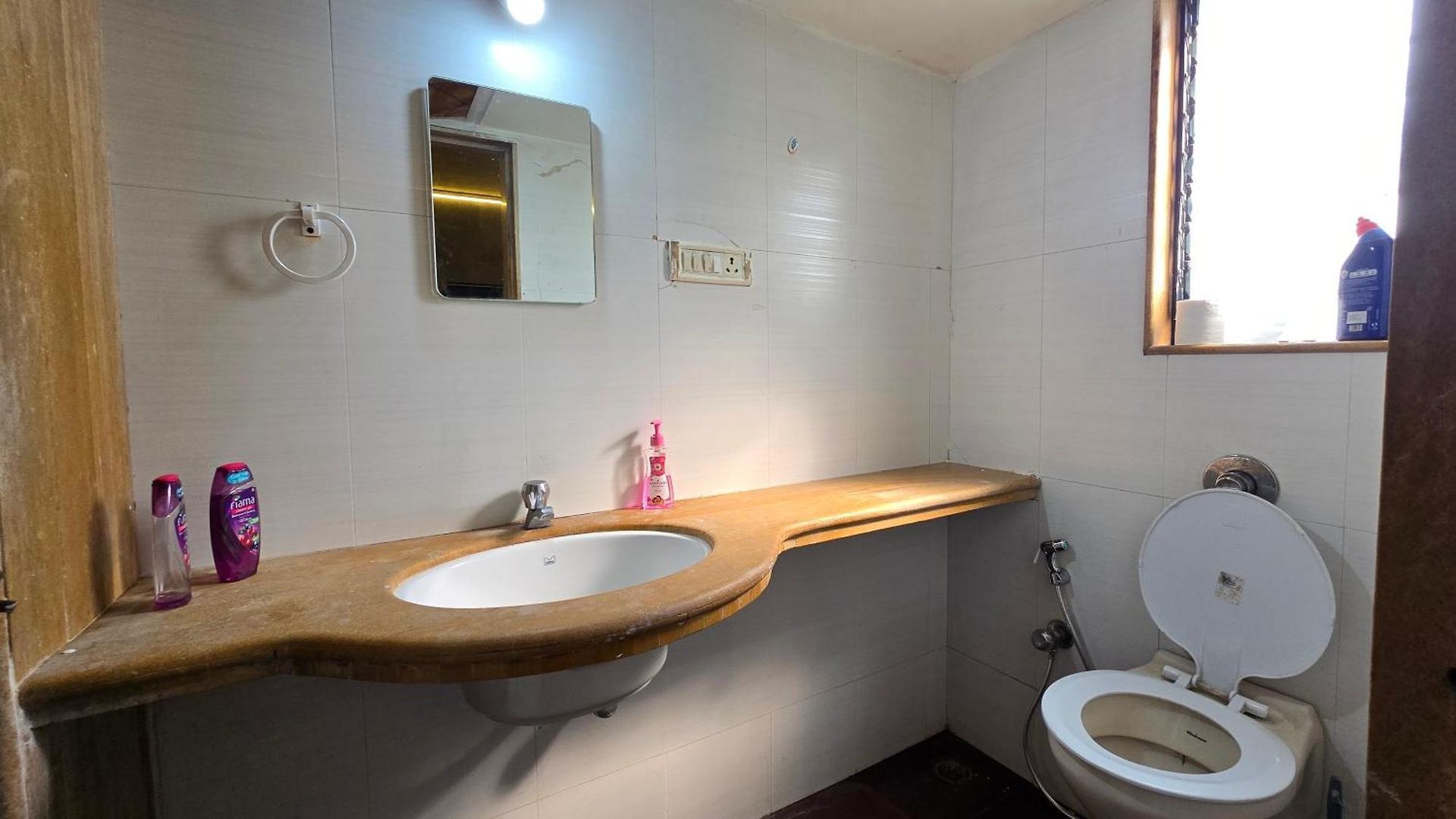 Apartment Floral 4bhk *