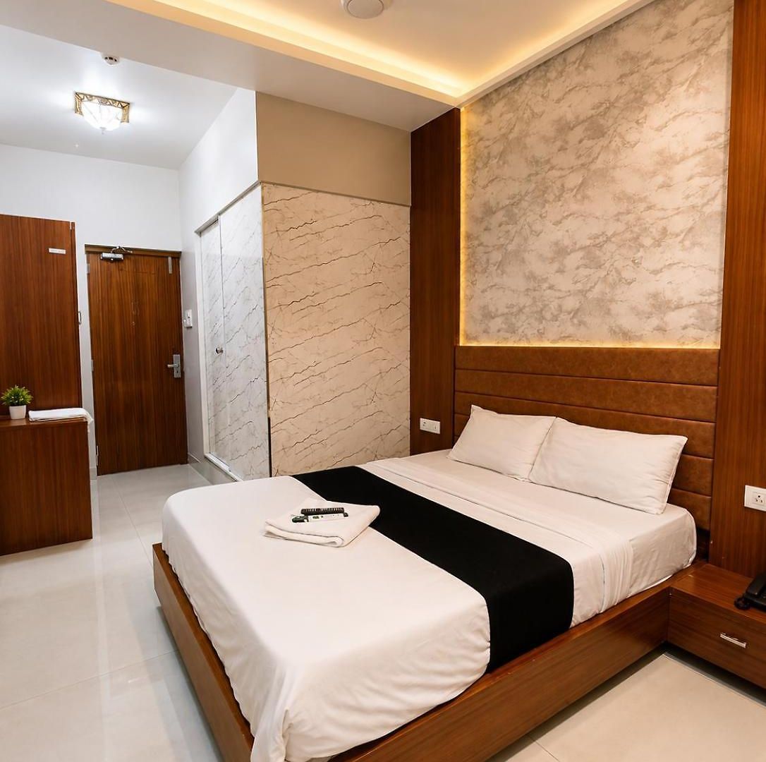 Transit Seven Hill Airport Hotel 3*