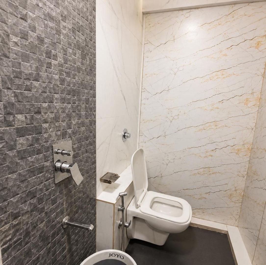 Transit Seven Hill Airport 3*