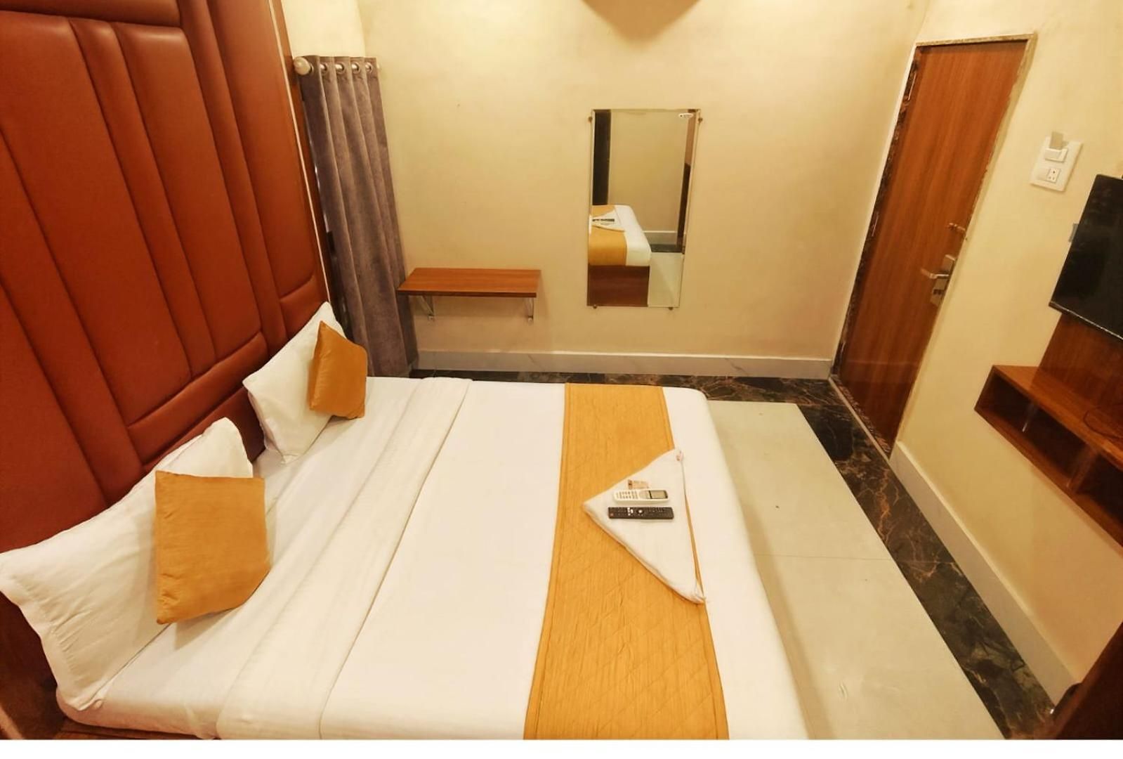 Eldoria Palace - Near Us Consulate & Bkc Hotel