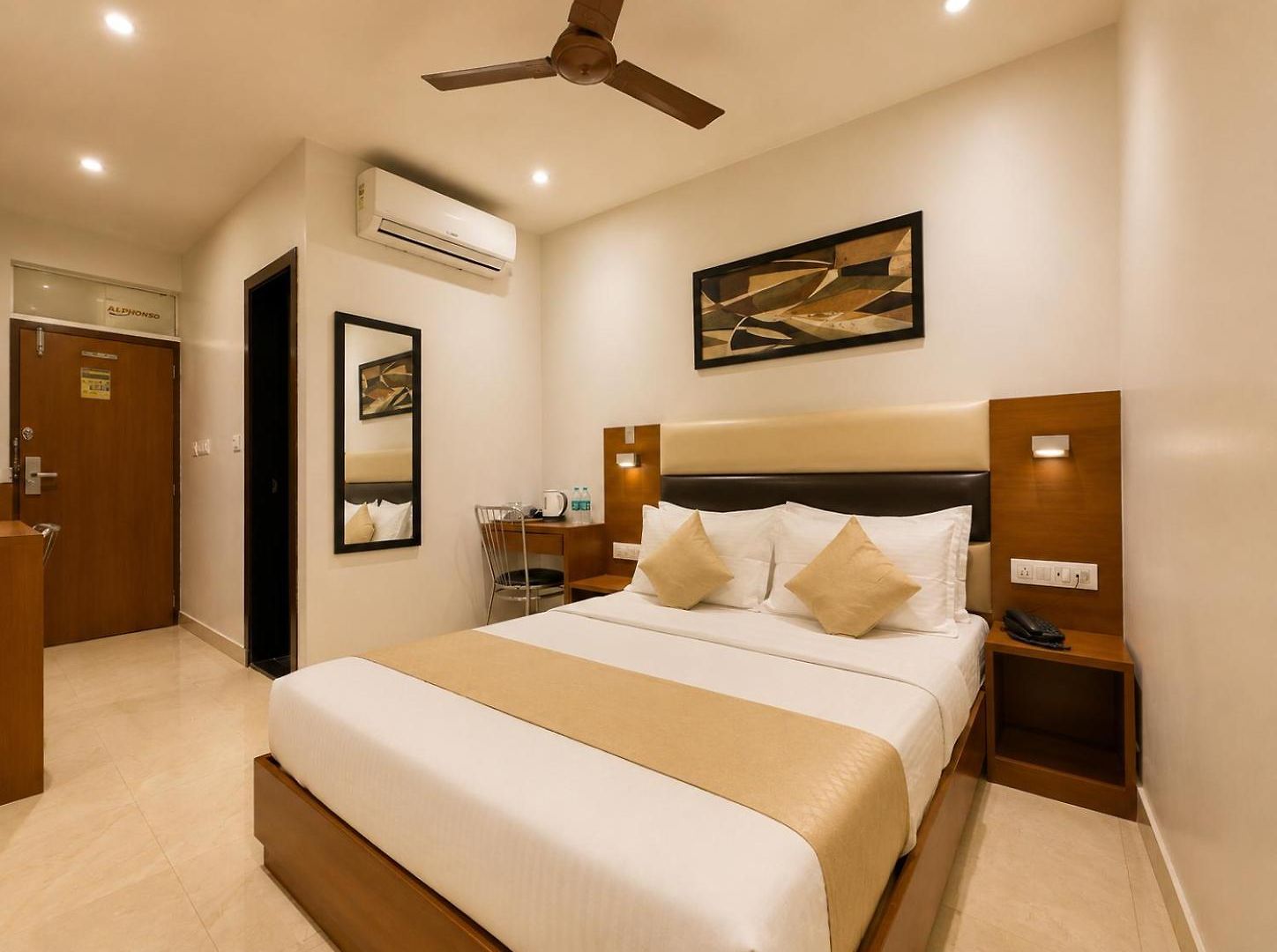 Liwa - Nr Nesco & International Airport 3* Mumbai