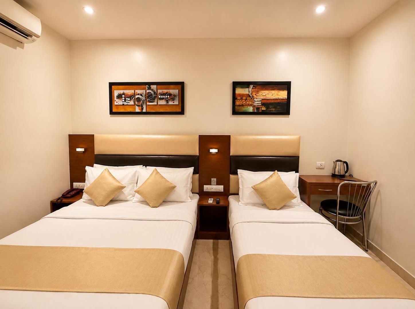 Hotel Liwa - Nr Nesco & International Airport 3*