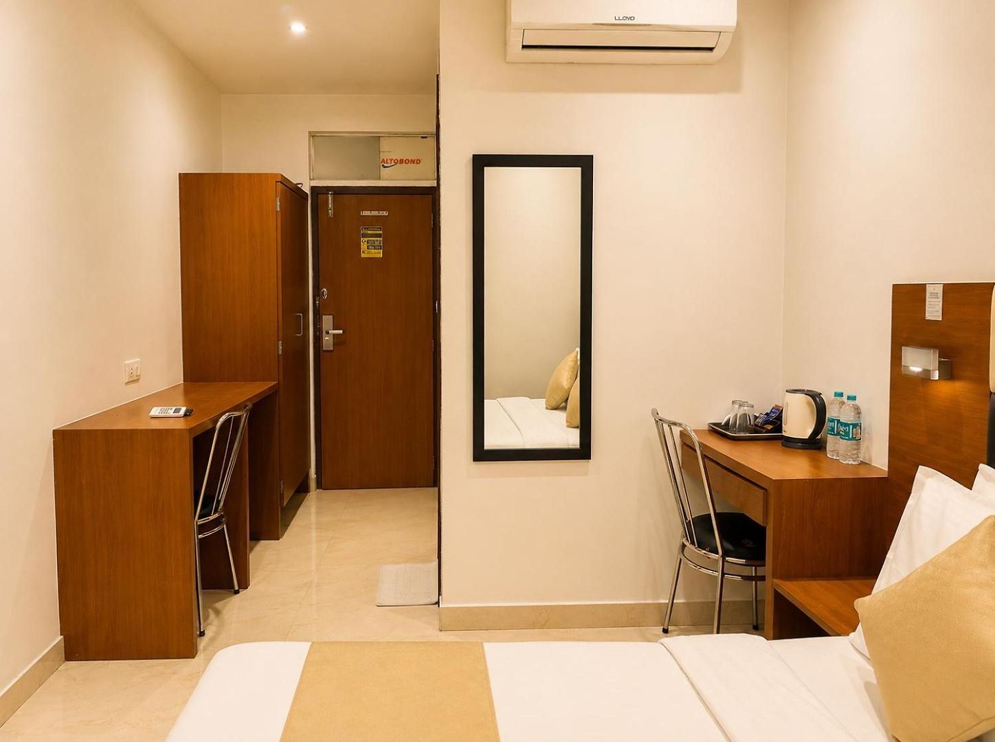 Hotel Liwa - Nr Nesco & International Airport 3*