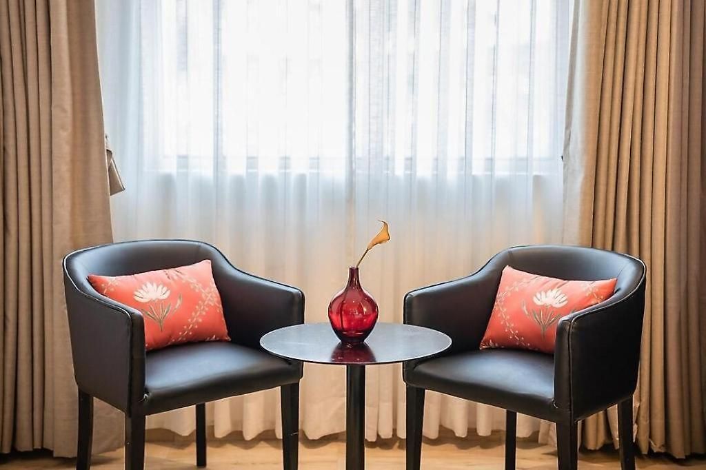 Hotel Metro - The Executive Mumbai