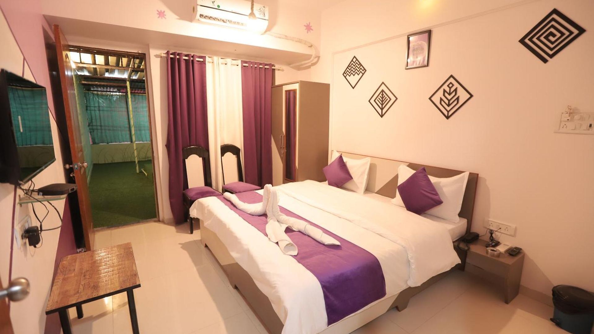Dev Shelters Goregaon West Surya Bangalow Bed & Breakfast