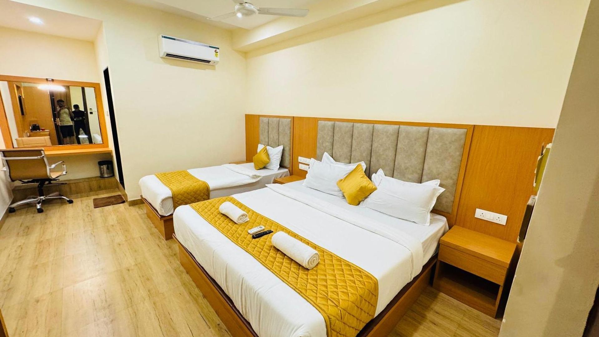 Hotel Breeze Bay Bkc - Near Us Embassy