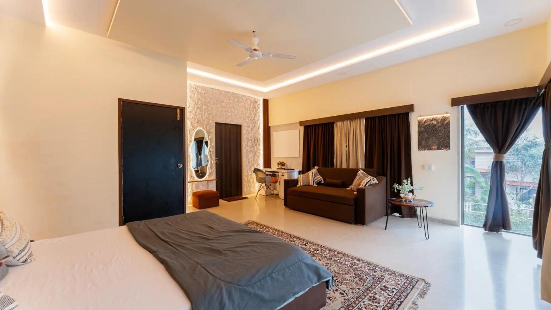 Villa Whispering Stones 4bhk Modern Spacez With Indoor Bar *
