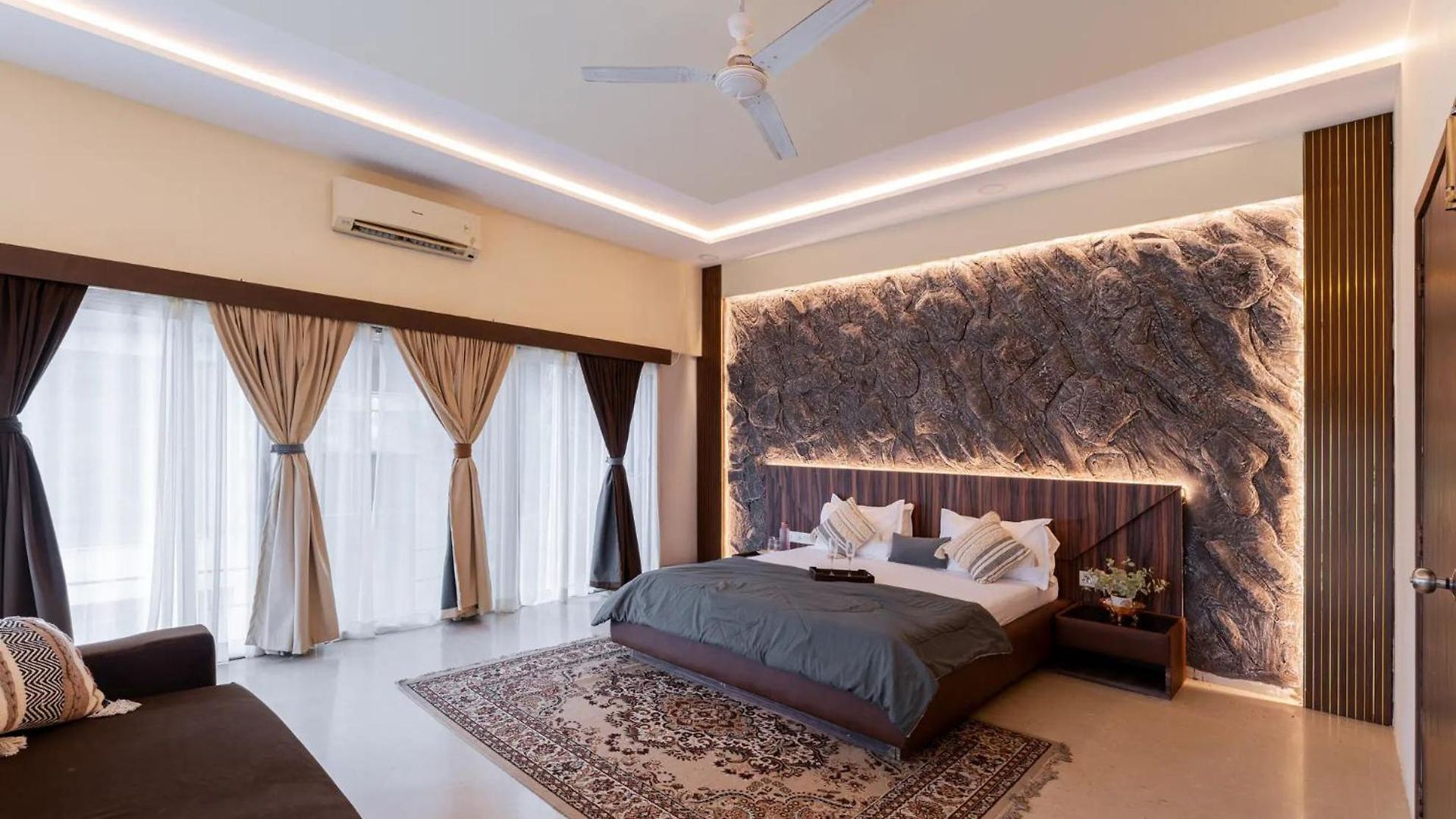 Whispering Stones 4bhk Modern Spacez With Indoor Bar Mumbai