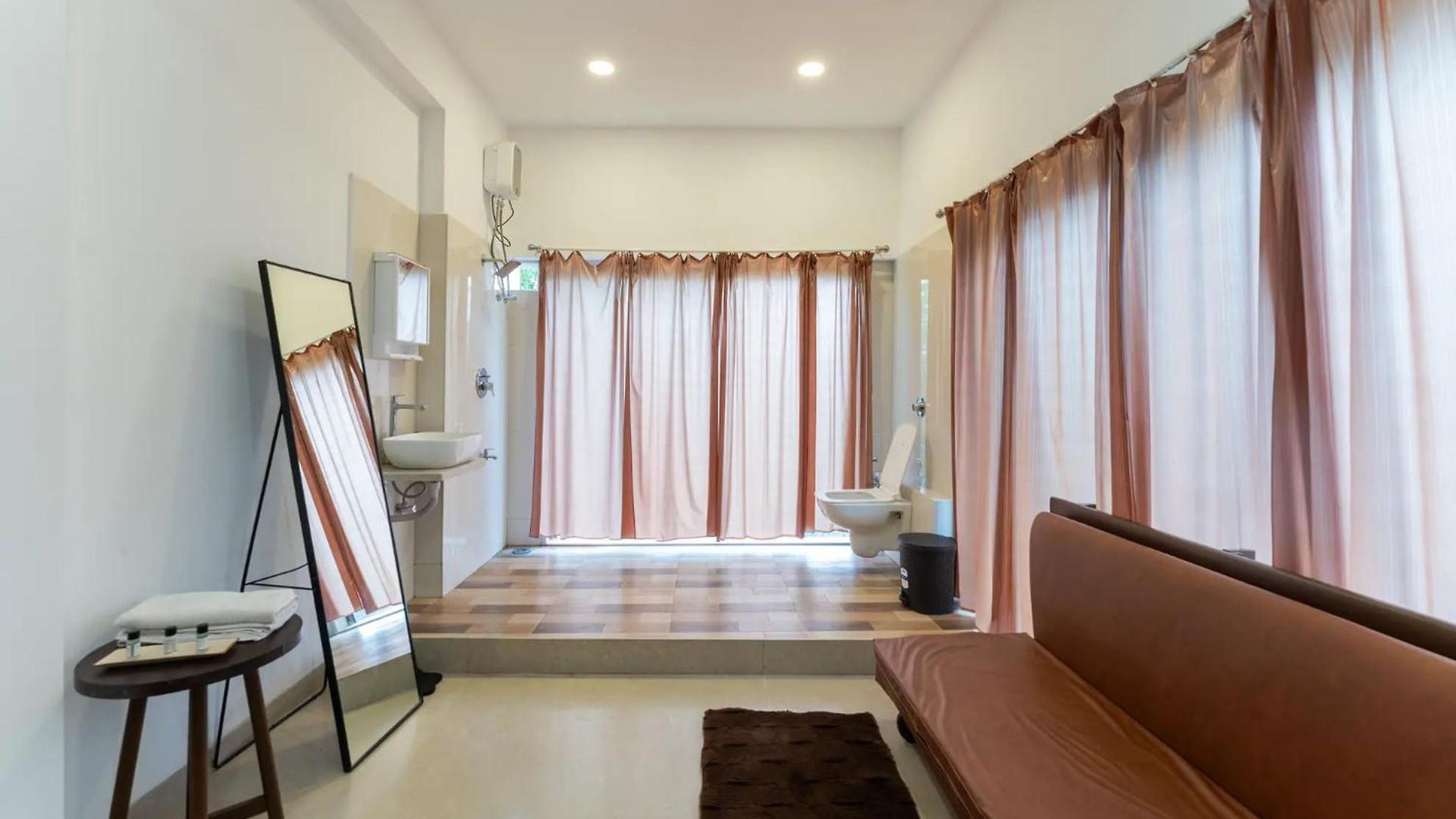 Whispering Stones 4bhk Modern Spacez With Indoor Bar