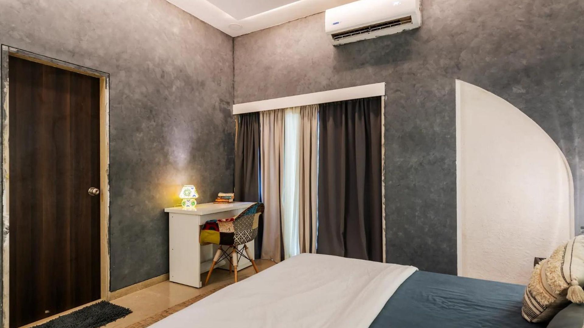 Whispering Stones 4bhk Modern Spacez With Indoor Bar Villa *