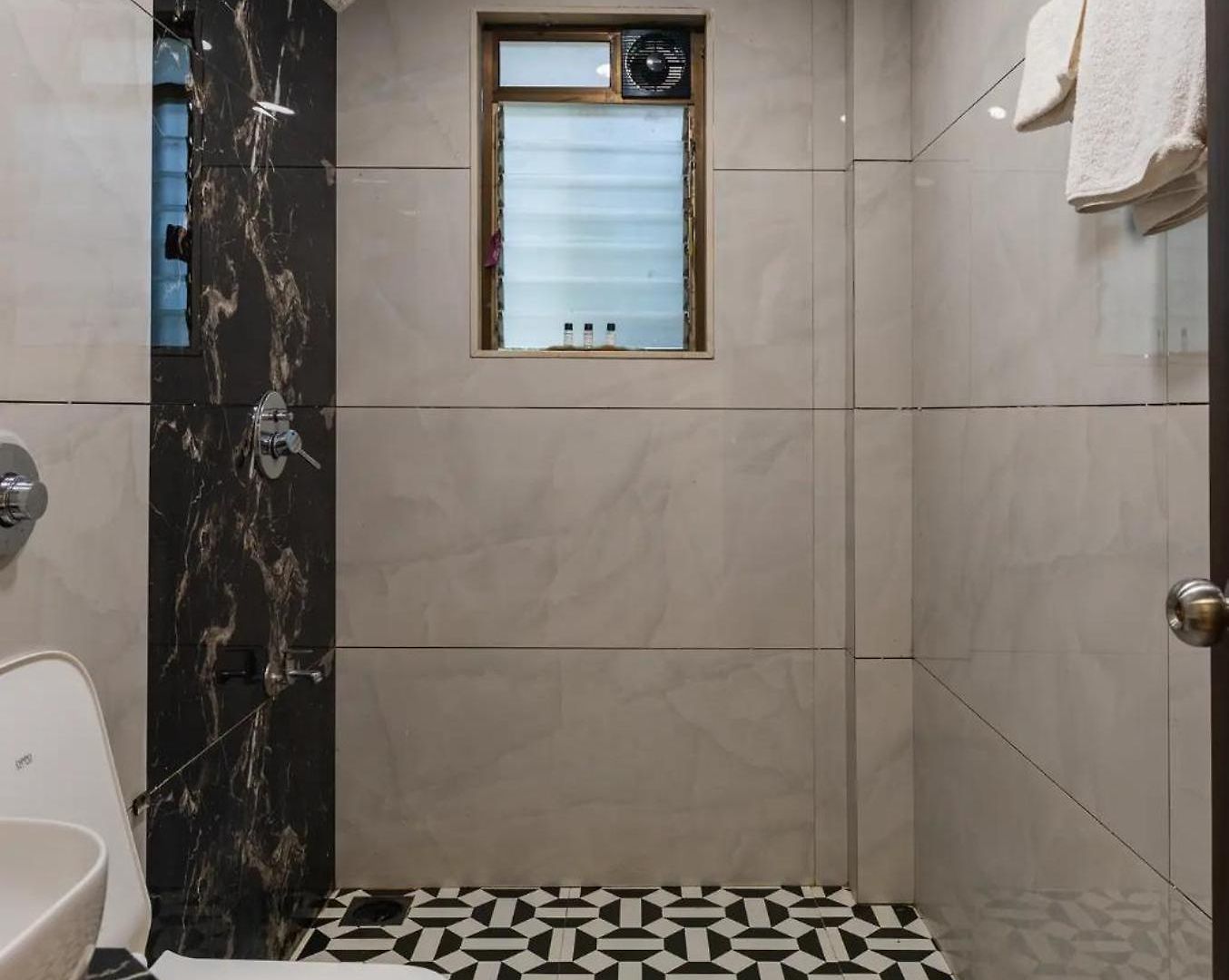 Villa Whispering Stones 4bhk Modern Spacez With Indoor Bar