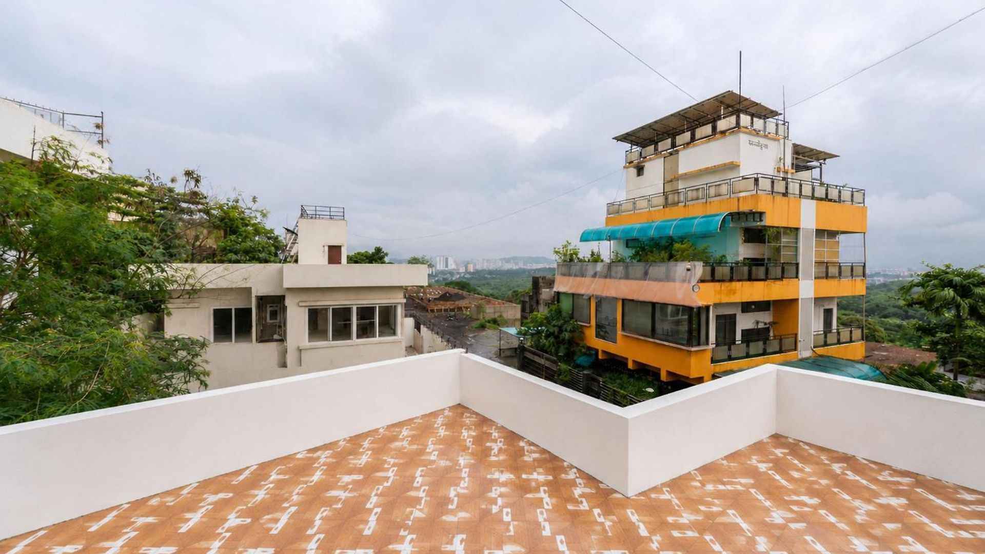 Whispering Stones 4bhk Modern Spacez With Indoor Bar Mumbai