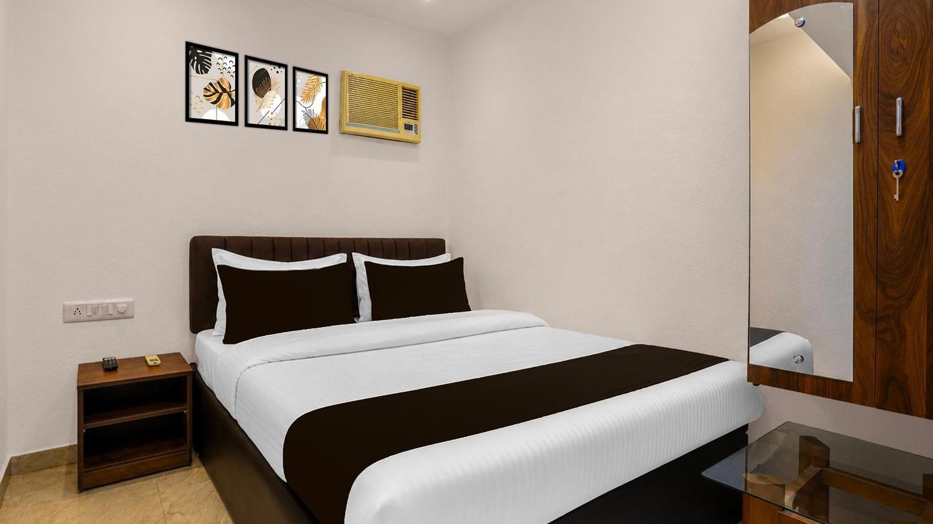 Hotel Collection O Santacruz Metro Station Formerly Mkn House