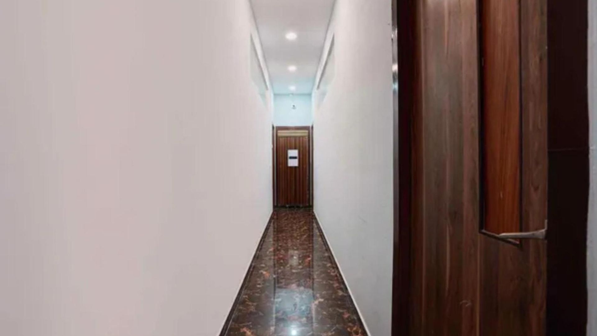 Hotel Fabhotel Freedom Star Mumbai
