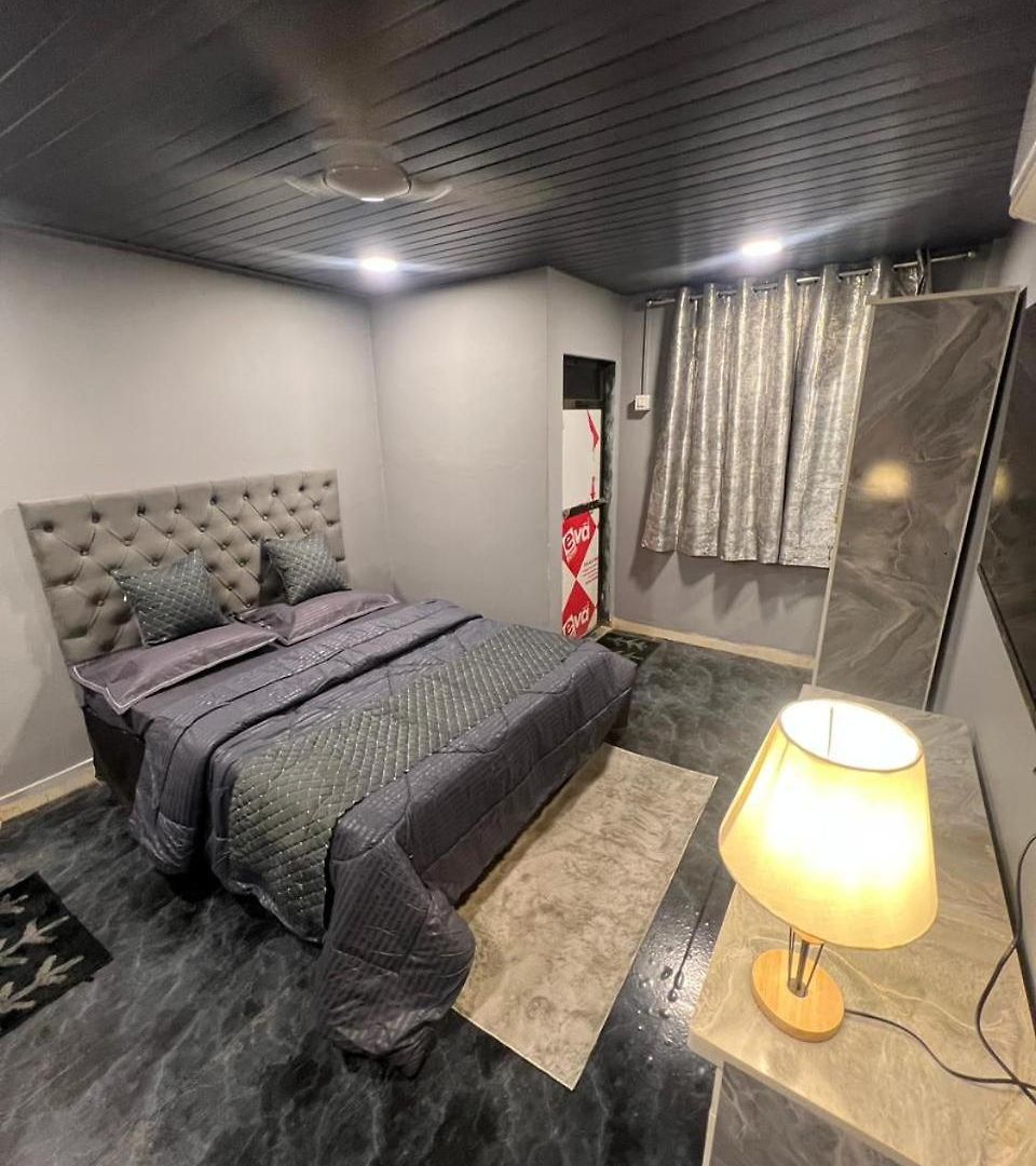 Hotel Rayu Mumbai