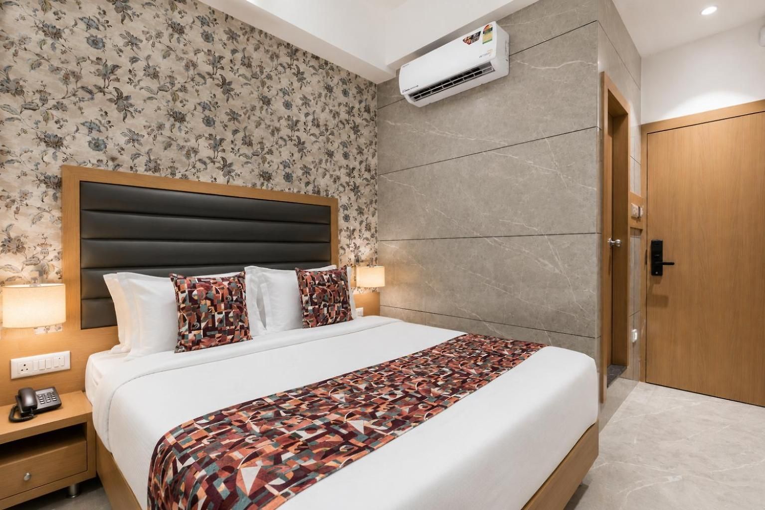 Stellos Hotel 3*