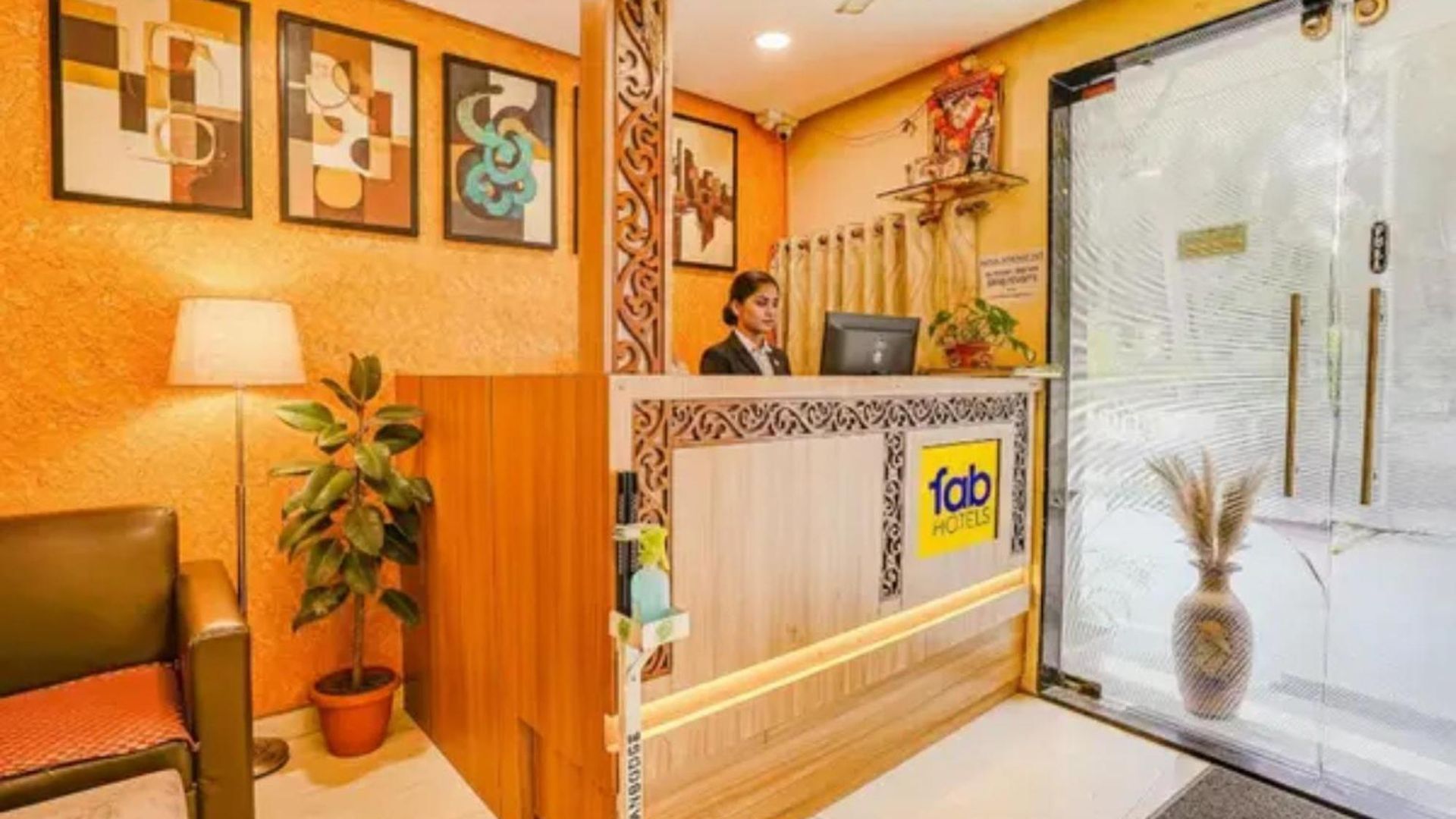 Fabexpress Prakash Hotel