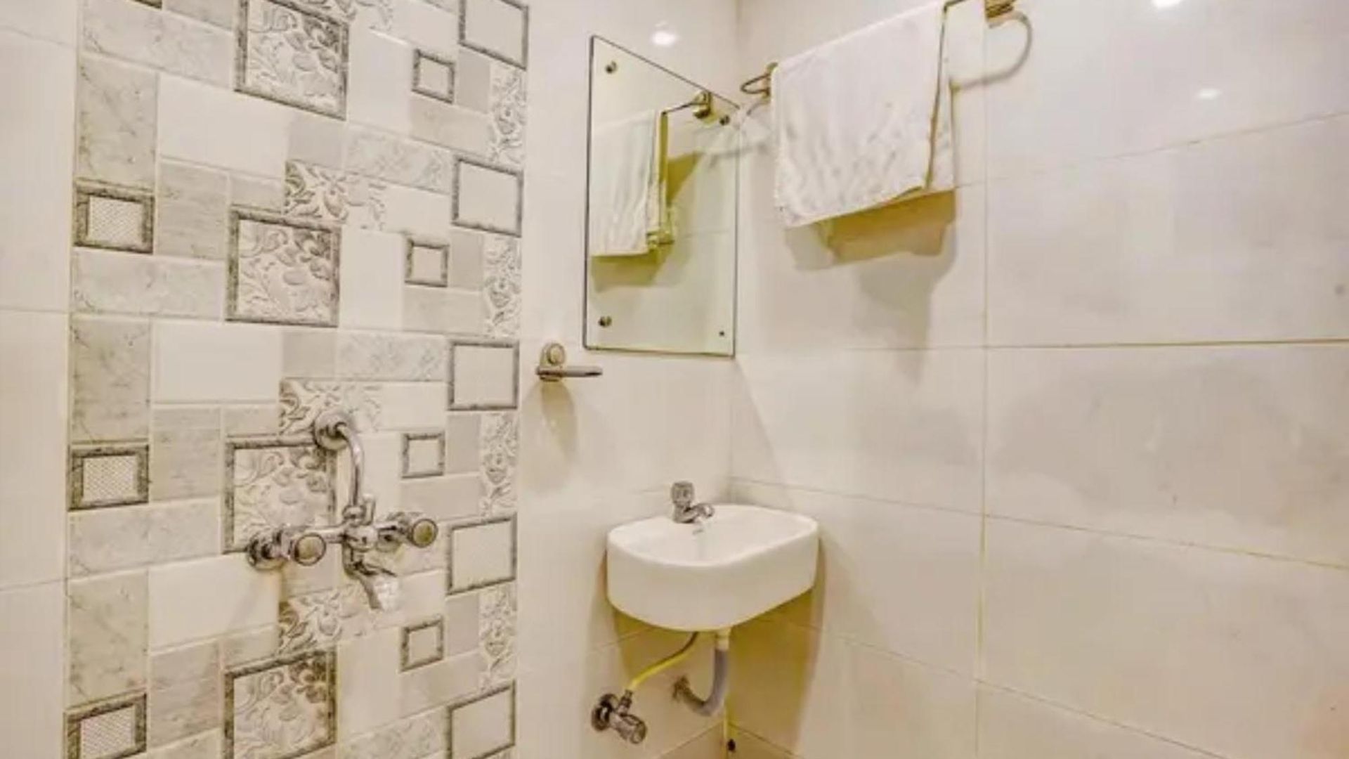 Hotel Fabexpress Prakash