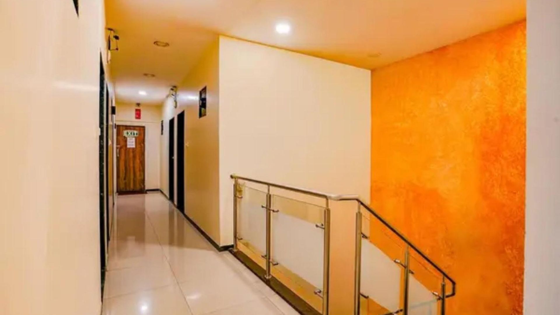 Hotel Fabexpress Prakash 3*