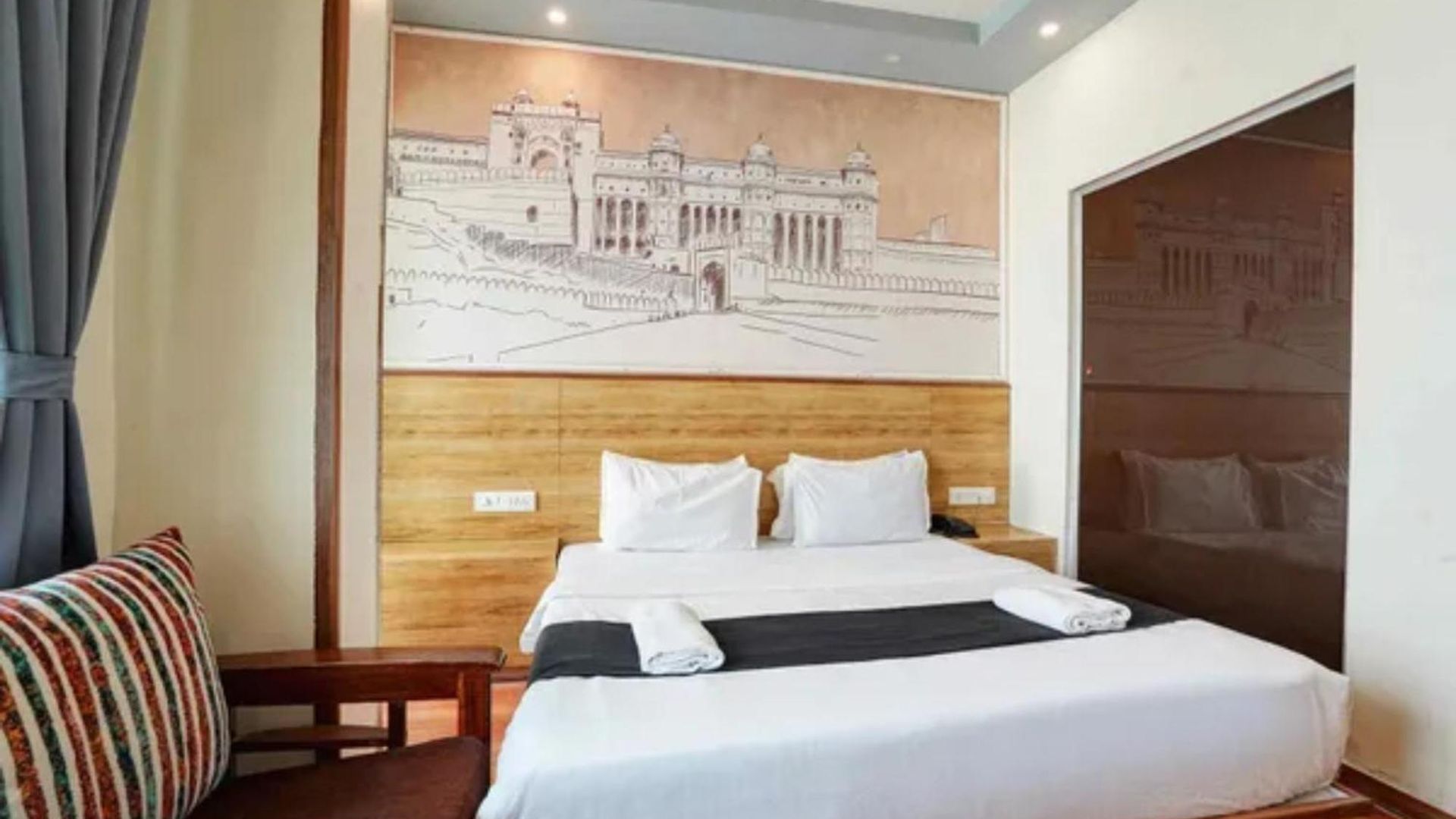 Fabhotel Freedom Star Hotel