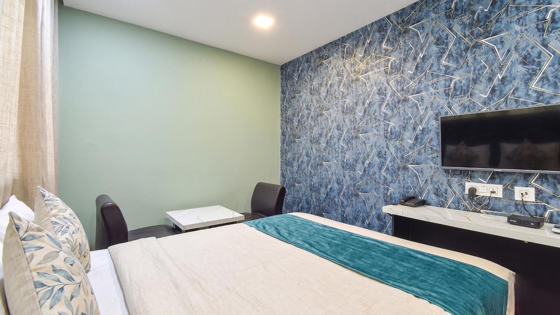 Fabhotel Silver Oak