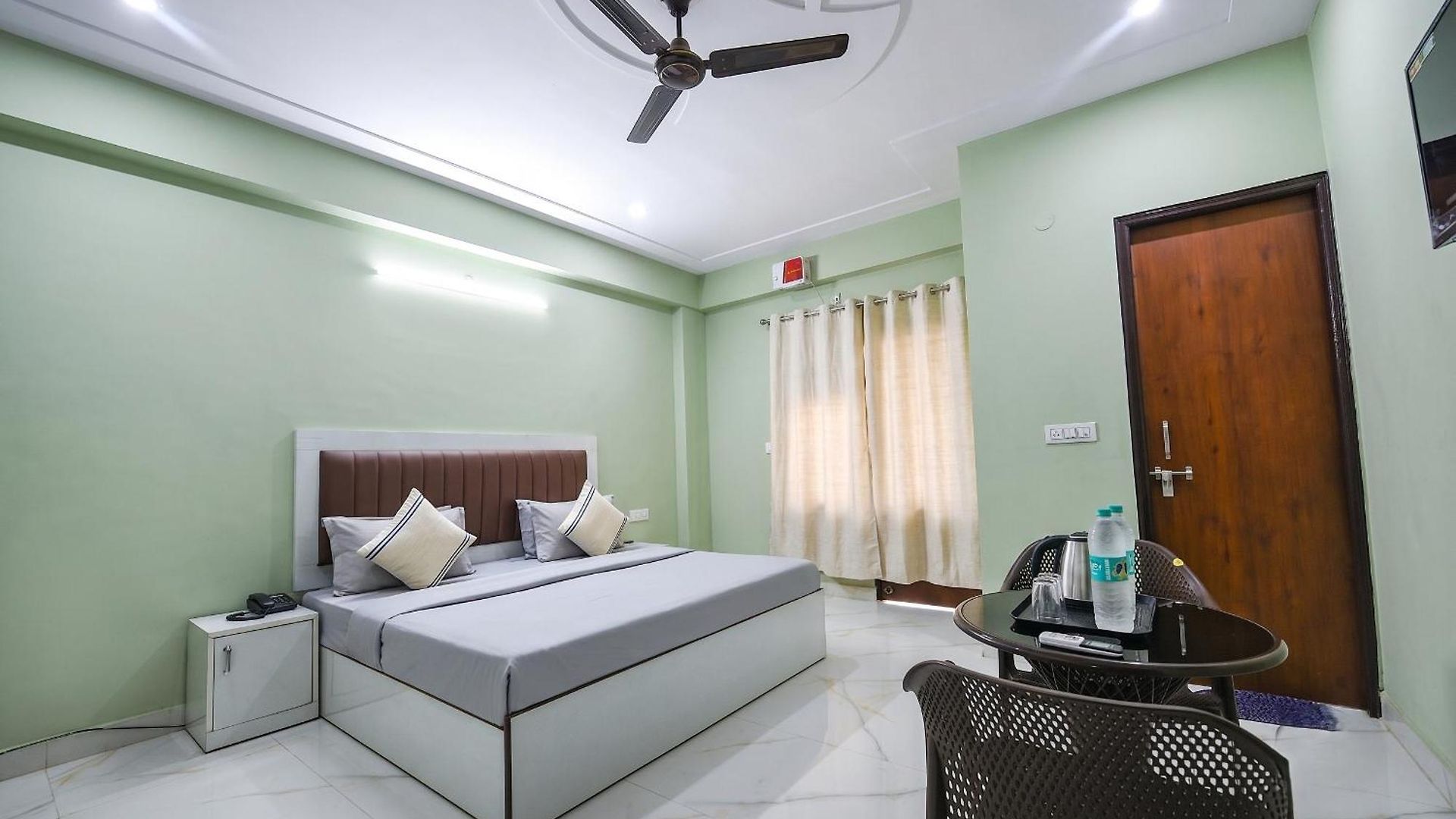 Fabhotel Orange Residency Mumbai
