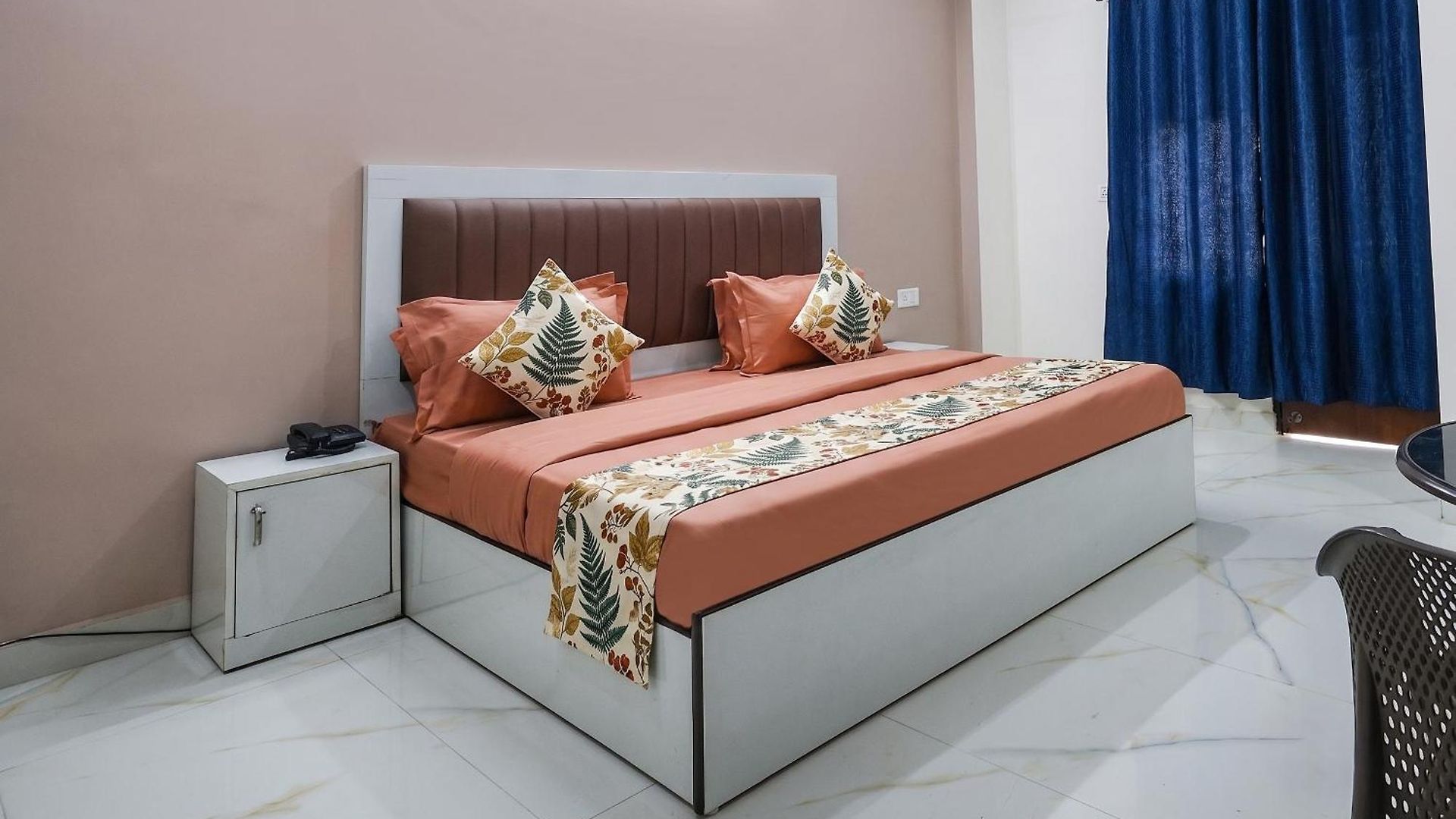 Hotel Fabhotel Orange Residency