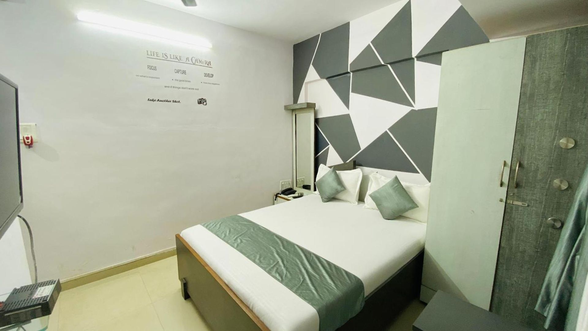 Bed & Breakfast Dev Shelter Malad West Mumbai