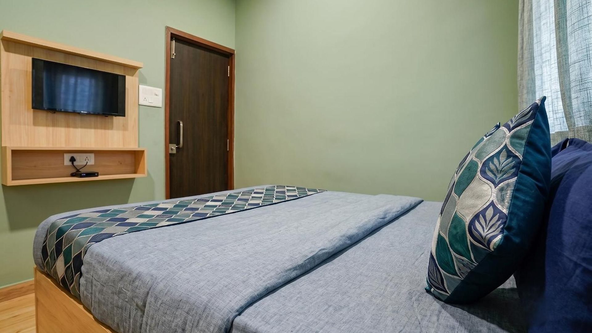 Hotel Fabhotels Ravelle Mumbai