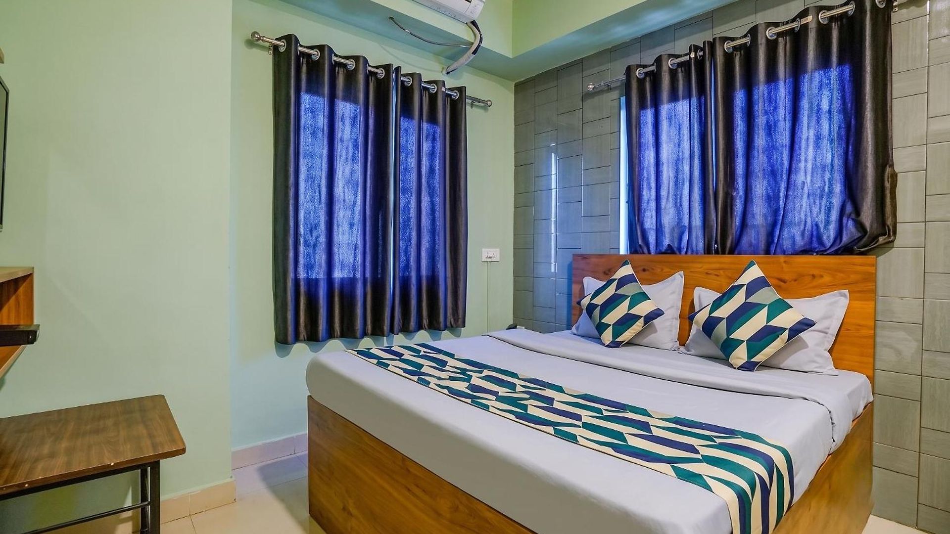 Fabhotels Ravelle