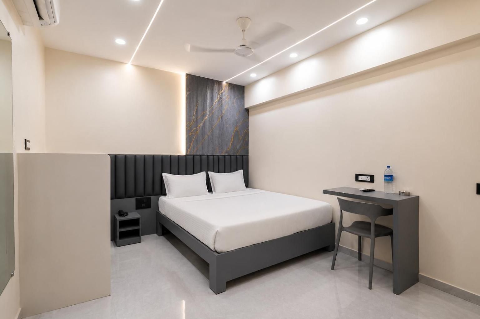 Hotel Bloom Residency 2*