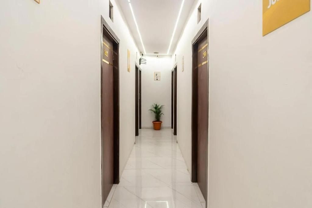 Rexton By Glitz Hotel