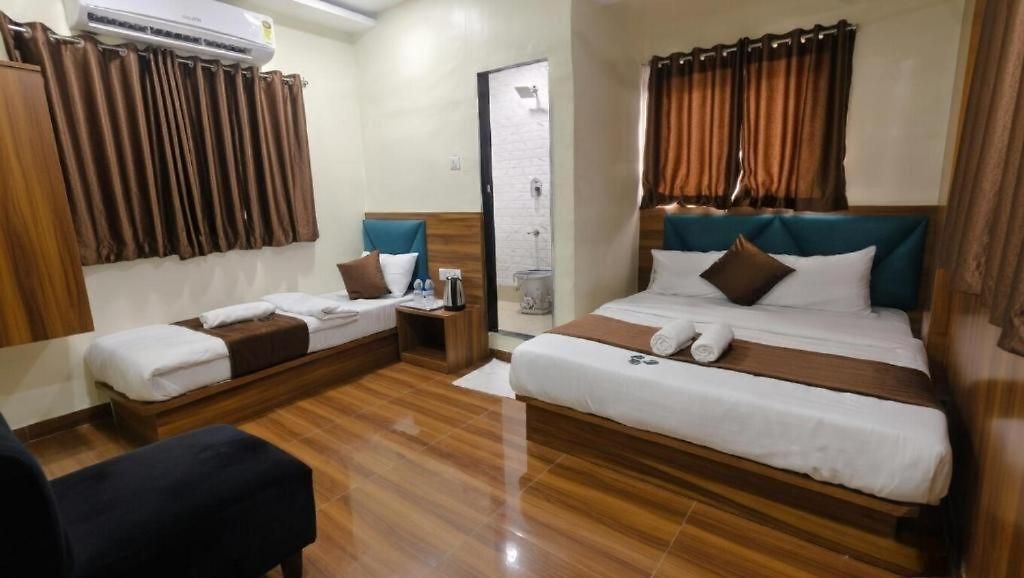 Gloww Star - Nr Csmt Railway Station & Hajj House - South Mumbai