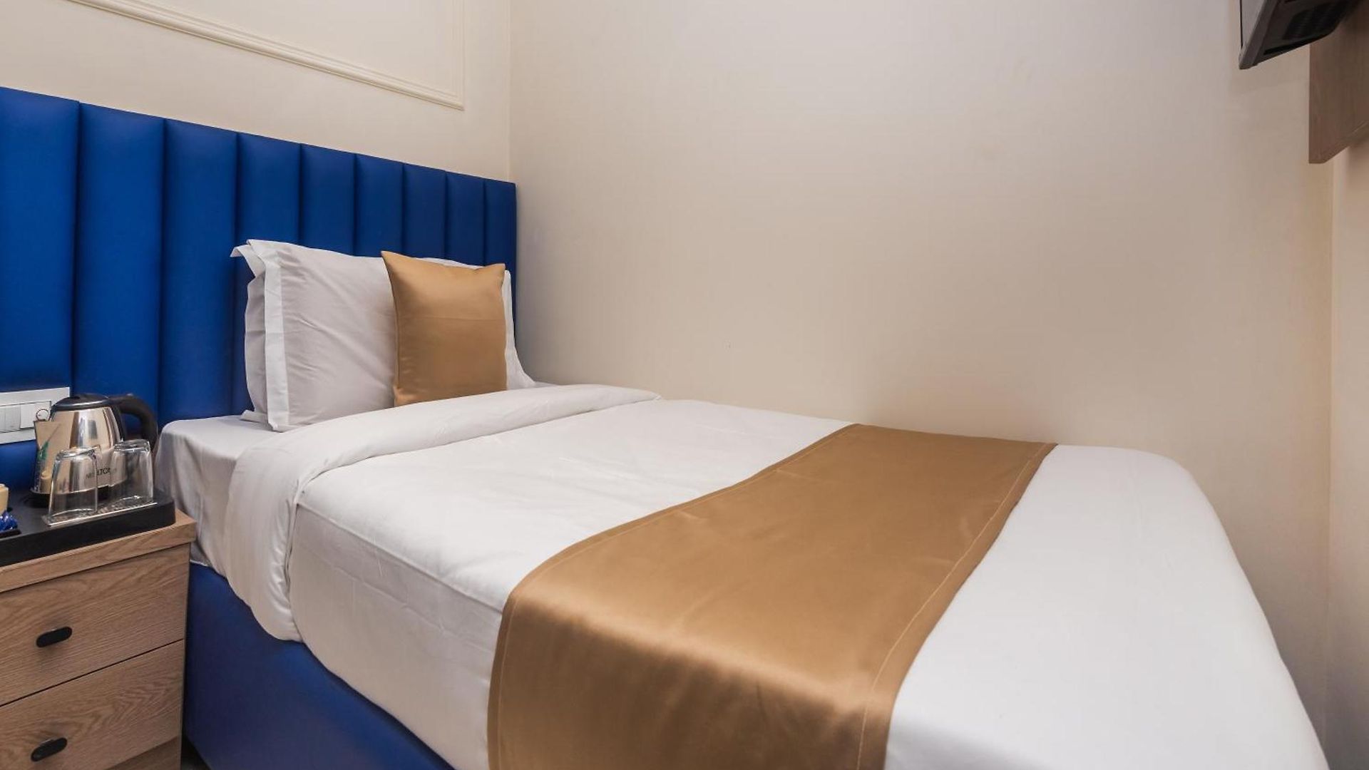 Alif International Hotel 3*