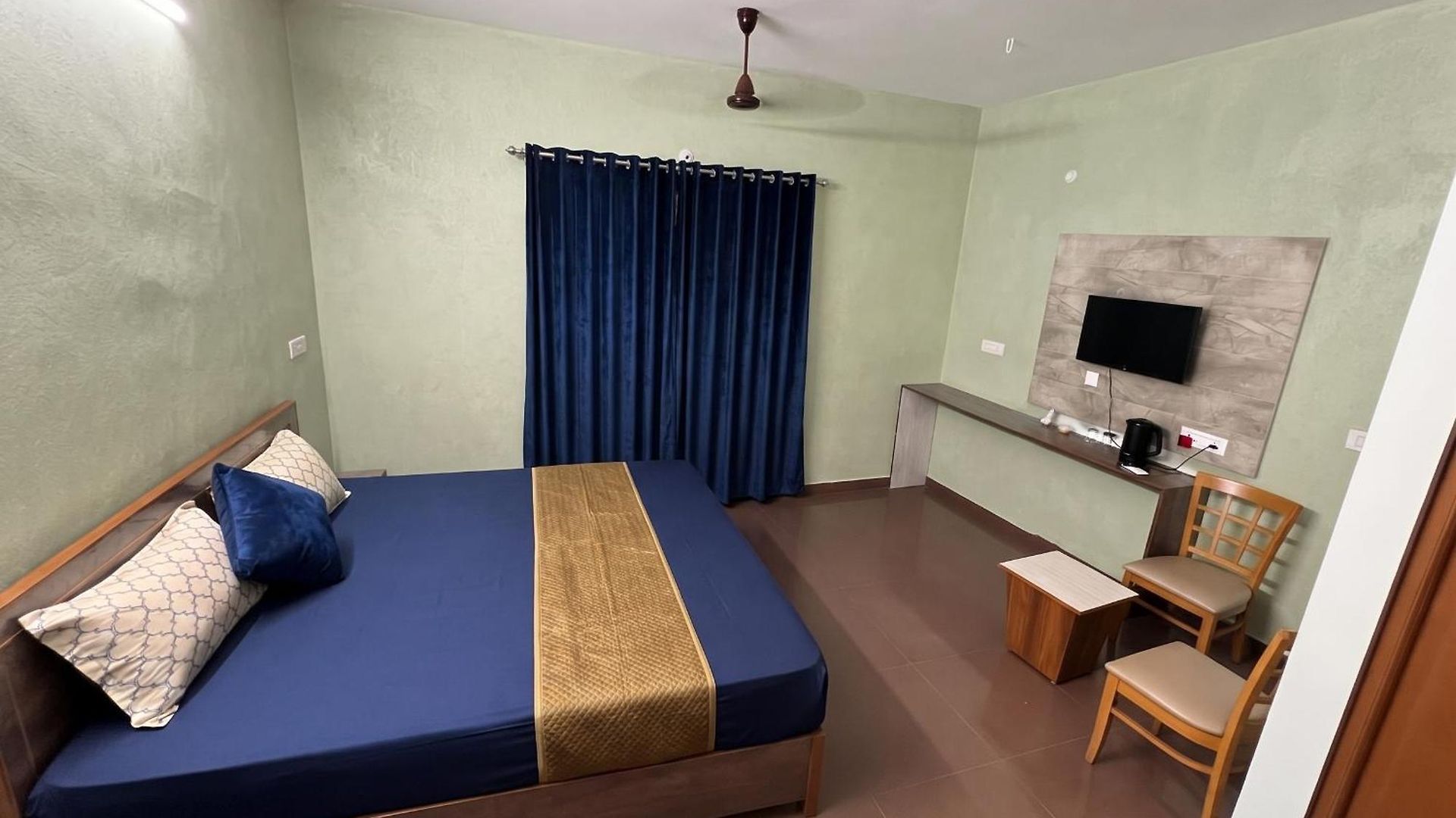 Fabhotels Amberwick 4*