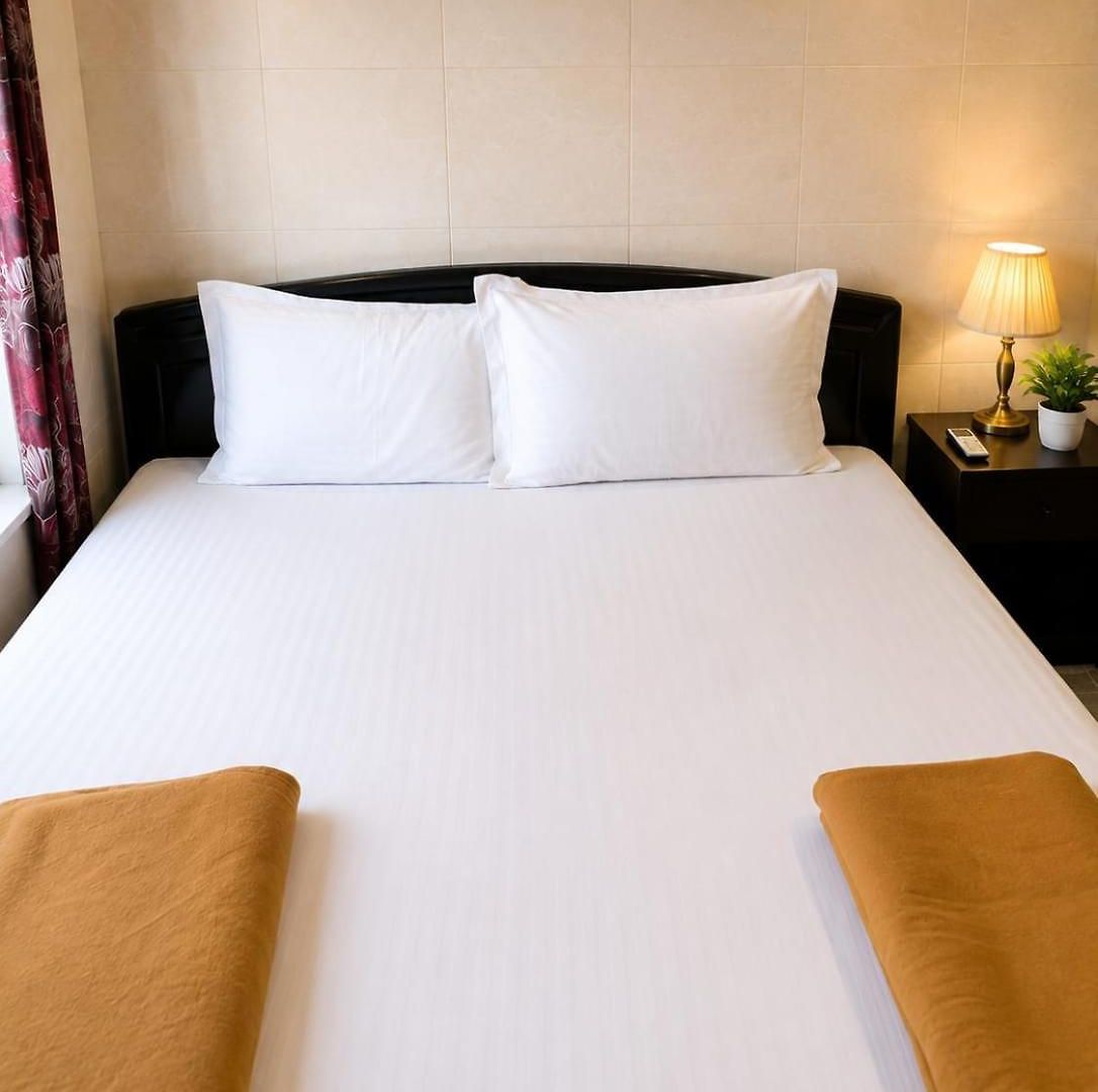Royal Residency - Near Khar Station 2*