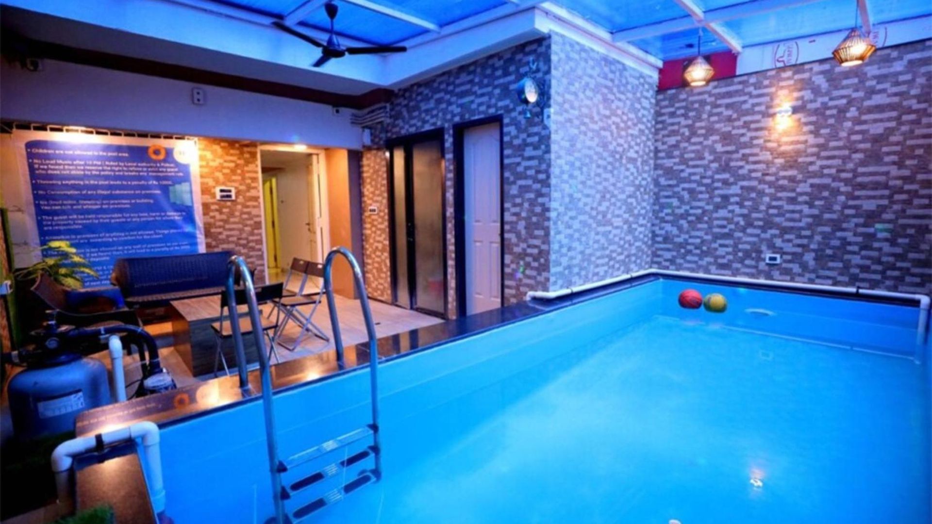Villa Luxurious 4 Bedroom Private Pool At Kandivali East, Mumbai