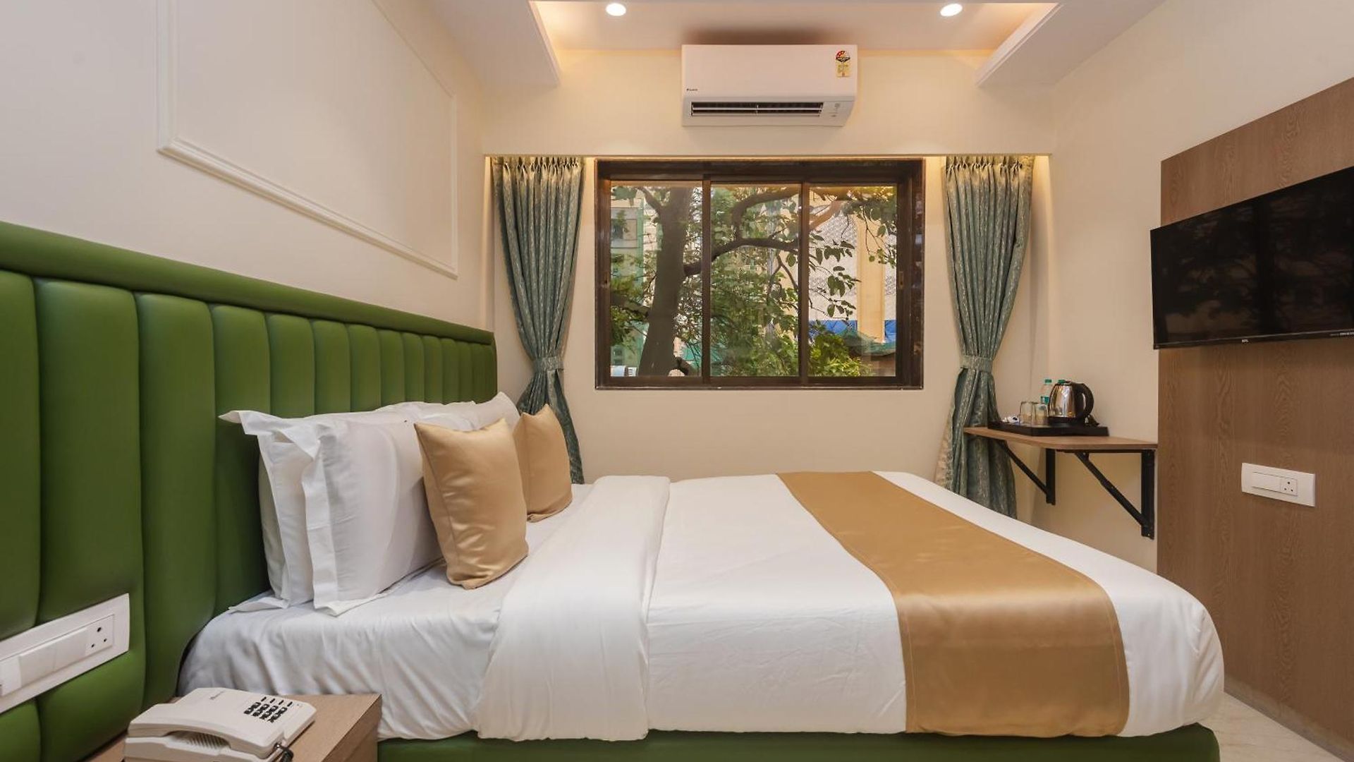 Alif International Hotel Mumbai
