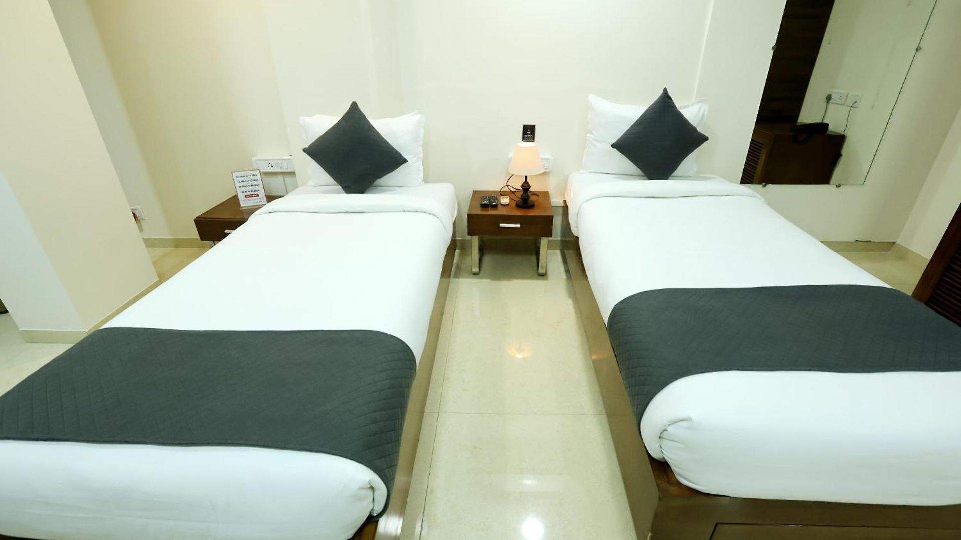 301 By Acuserve Hotel
