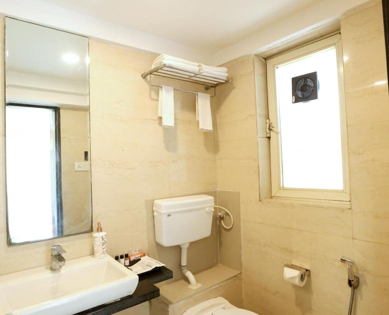 301 By Acuserve Hotel