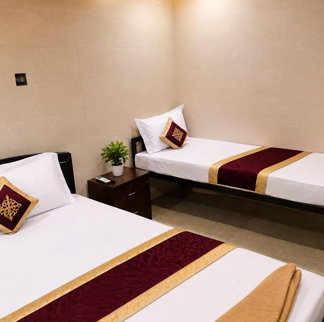 Royal Residency - Near Khar Station Hotel 2*