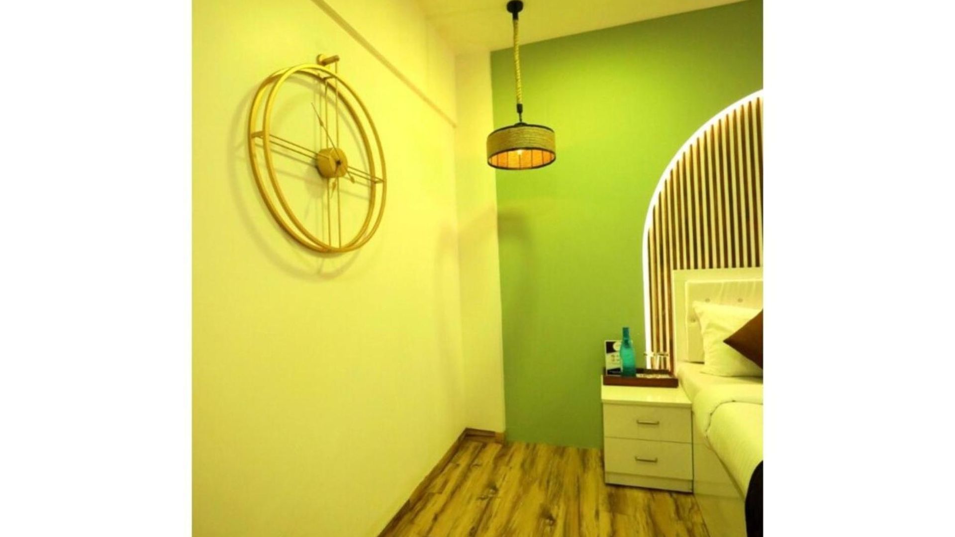 Luxurious 4 Bedroom Private Pool At Kandivali East, Villa Mumbai